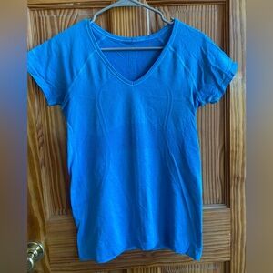 Lululemon T-Shirt